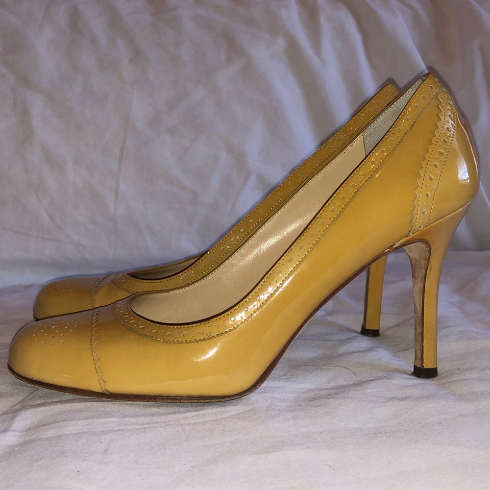 Kate Spade Yellow Pumps with Detail